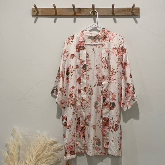 Icing White Floral Robe - Picture 1 of 5